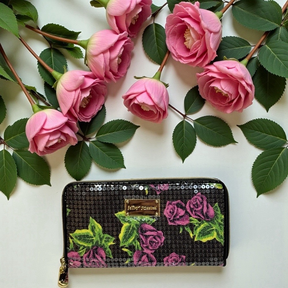Betsey JohnsonLUV BETSEY Sequined Wallet Black‎ and Roses Zip Around